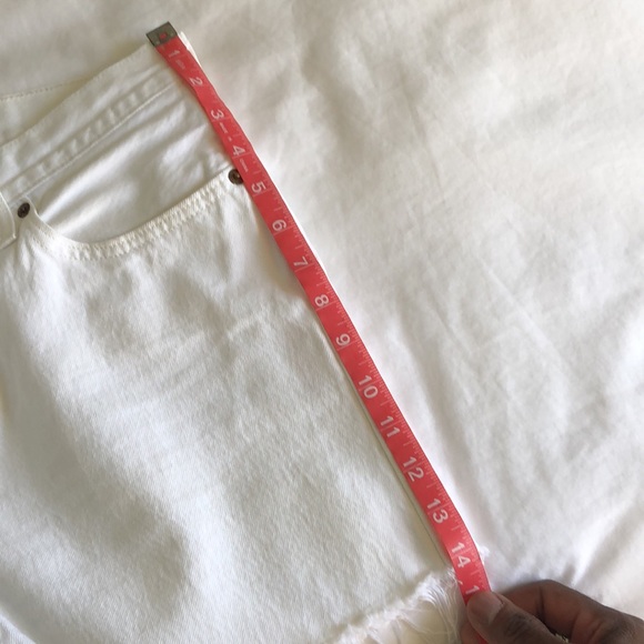 Mens Levi cut white shorts - Picture 6 of 6